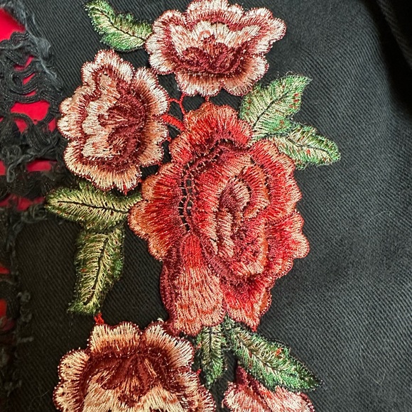 Fall ready 🍁Distressed Rose Embroidered Denim Jacked - Picture 3 of 8